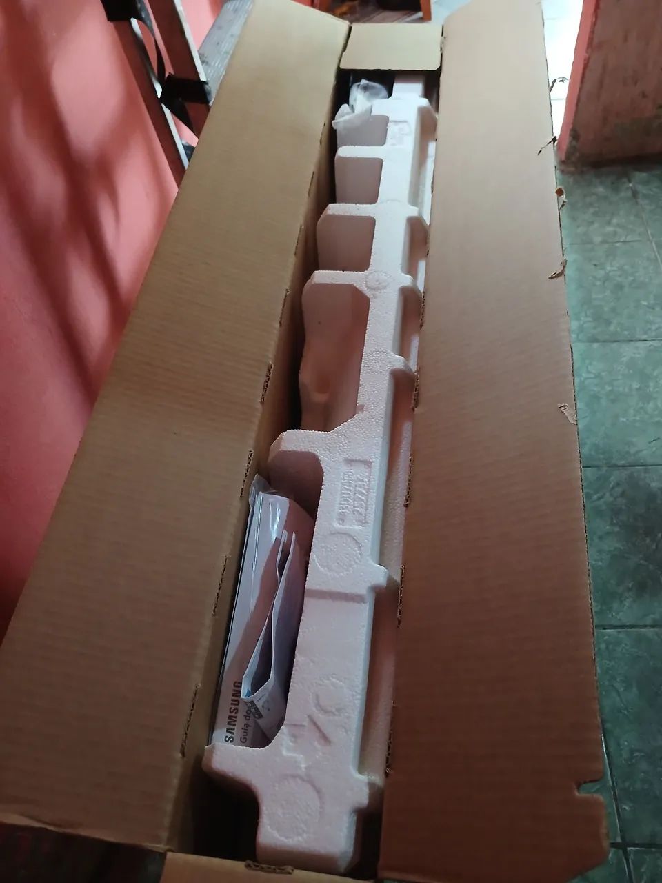 Vende-se TV nova na caixa  - Foto 3