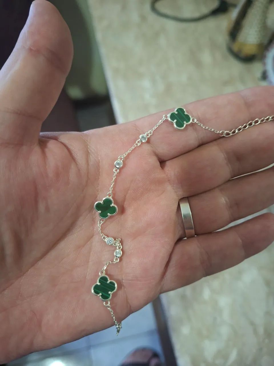 Pulseira trevo com pingo de luz prata 925 - Foto 2
