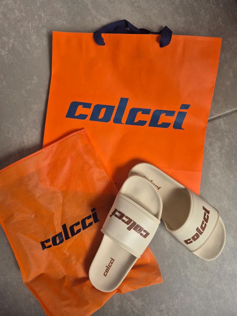 Chinelo novo