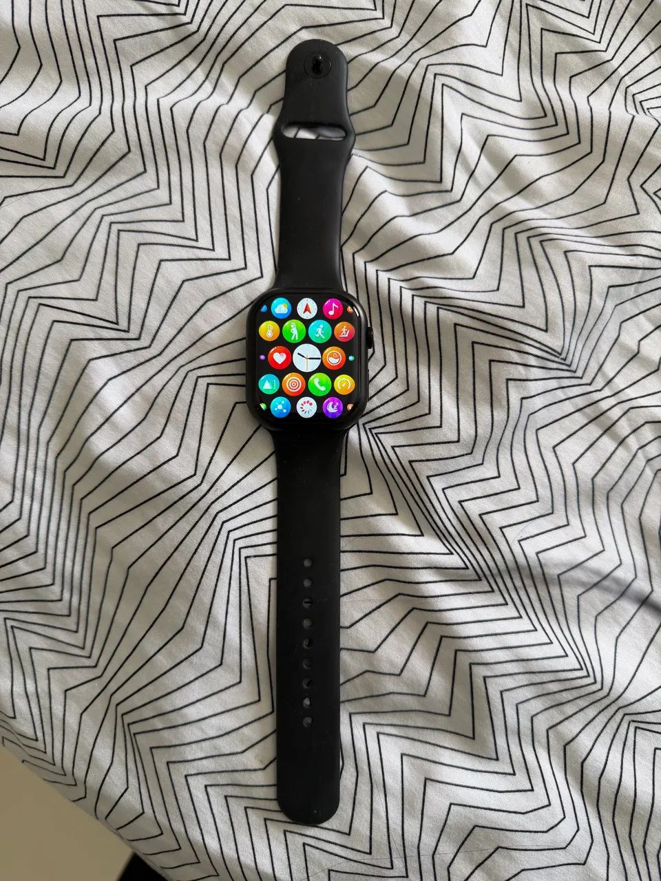 Smartwatch Preto com Pulseira de Silicone - Funcionando
