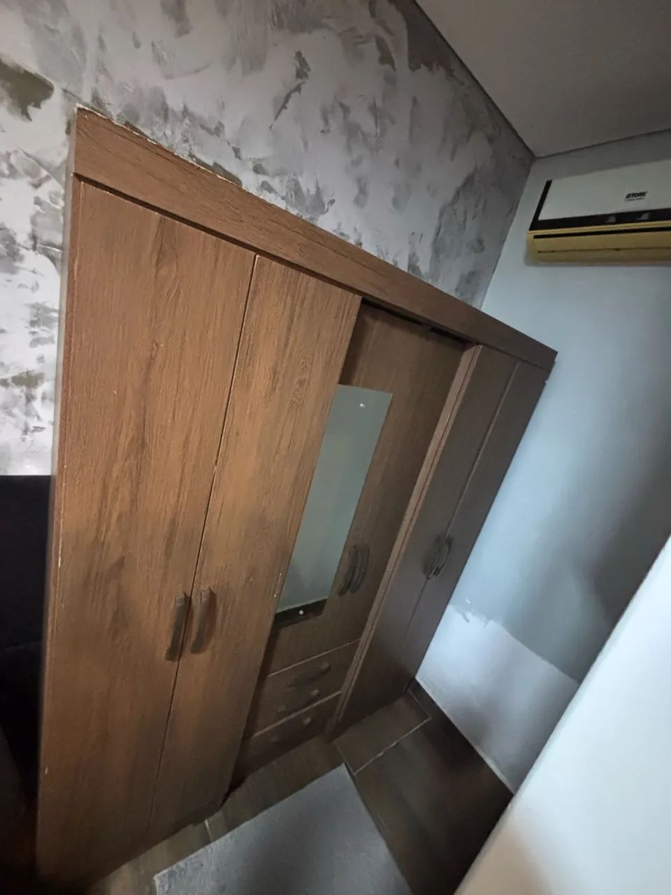 Vende-se guarda roupa !