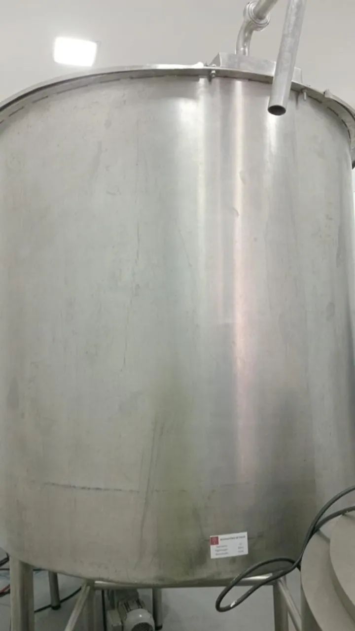 TANQUE INOX 800 LITROS COM MOTOR MISTURADOR- USADO