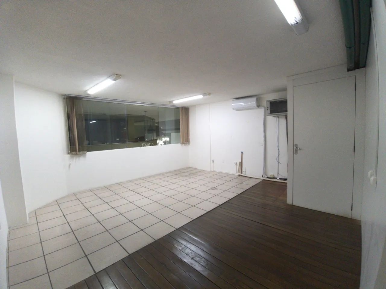 Sala Comercial Térrea no Centro de Florianópolis Pronta para Uso - Foto 5