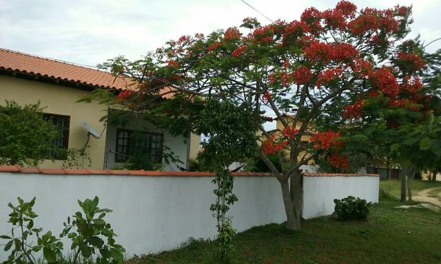 Casa de praia toda mobiliada a 80m da praia de Ponta Negra marica e em frente a lagoa