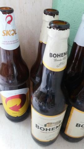 Vasilhame de cervejas vazios