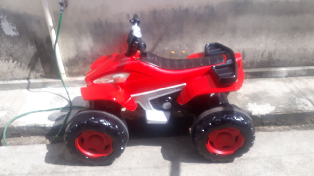 Mini quadriciclo