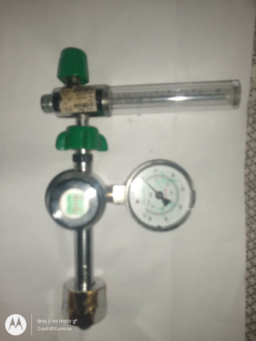 Fluxometro e manômetro