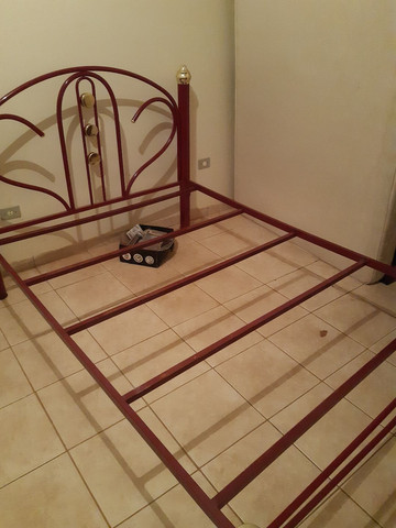 Cama de metal com colchão - Foto 4