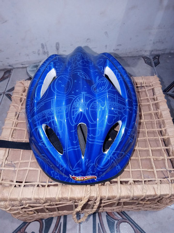 Capacete infantil usado
