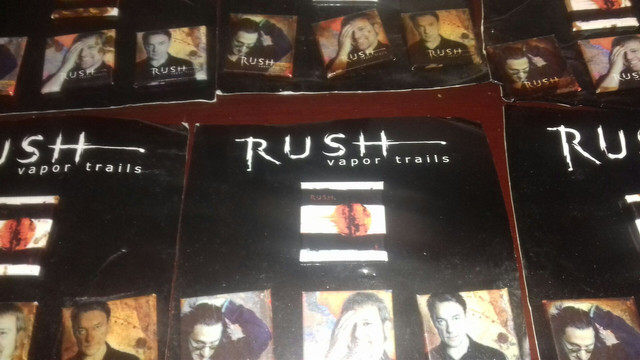 80 cartela de botom cada com 3 peças Rush