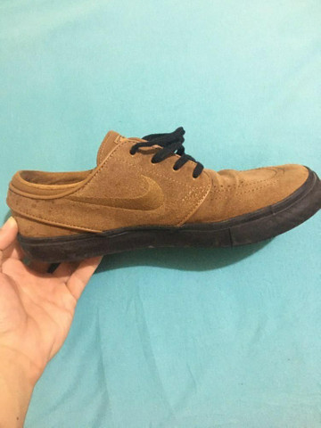 nike sb marrom
