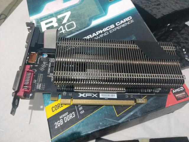 Placa de Vídeo XFX R7 240 2Gb DDR3
