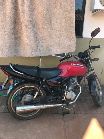 VENDO MOTO CG 125. ANO 2001.