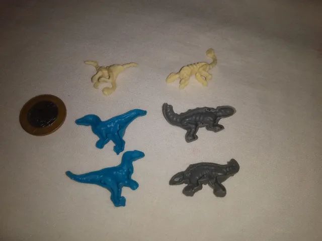 Coleção completa Dinossauros Jurassic World Kinder Ovo