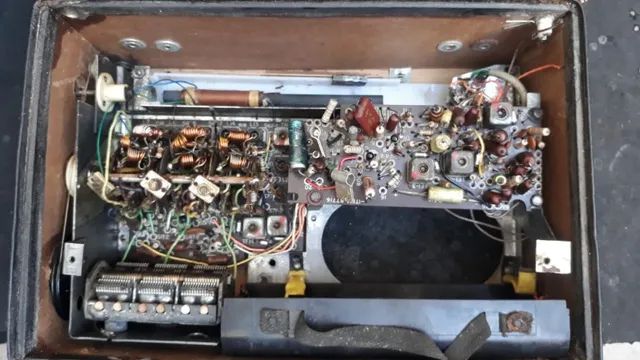 Rádio GE Antigo chassi e gabinete restauro ou peças 130,00 Pix e débito - 0708 - Foto 2