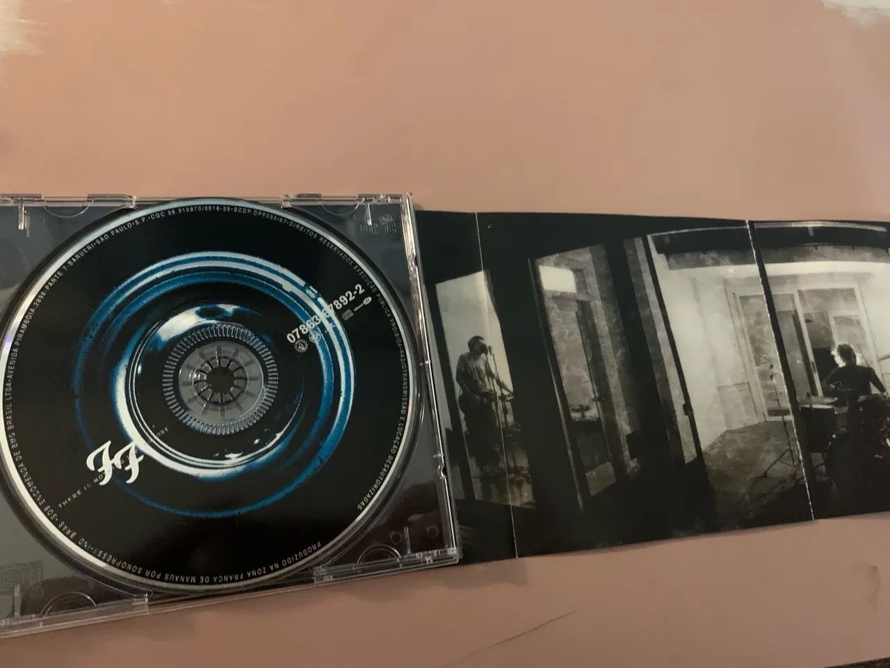 CD Foo Fighters - There Is Nothing Left To Lose ótimo estado  - Foto 3