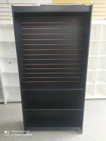 ESTANTE CANALETADA C/ PRATELEIRAS MDF 