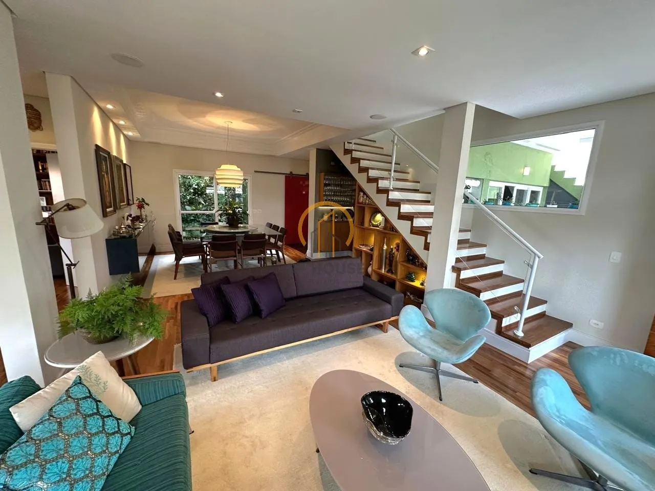 Sobrado de vila para venda no Planalto Paulista, 4 suítes, 3 vagas de garagem, 271m²
