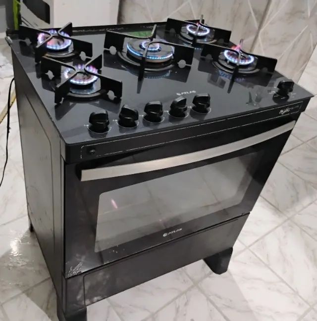 Fogão Atlas 5 Bocas preto Atenas Glass com Acendimento automático - Bivolt