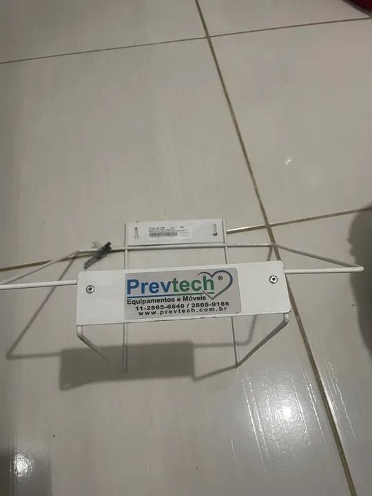 Suporte para coletor perfuro cortante 
