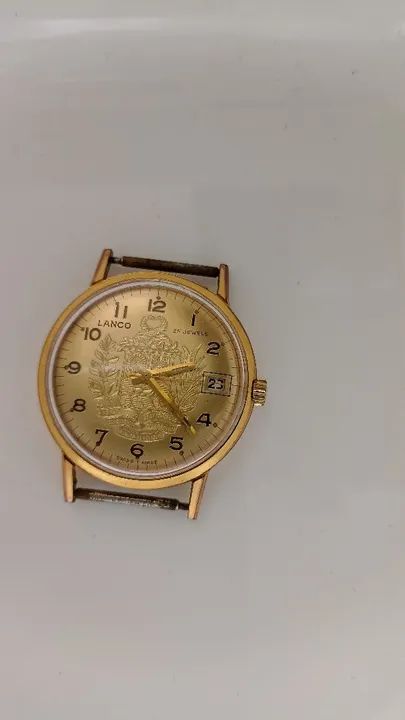 Relógio Lanco dourado masculino com brasão no mostrador 