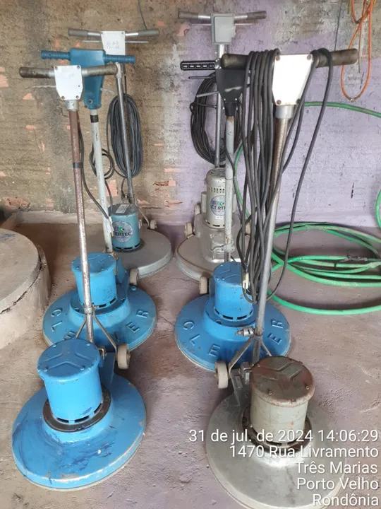 Lavadora de pisos, enceradeira industrial.