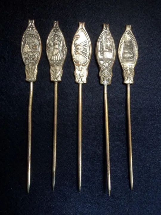 Porta Espetos com 05 espetos antigos p/ Petiscos (Item para Colecionador ou Decoração) - Foto 5