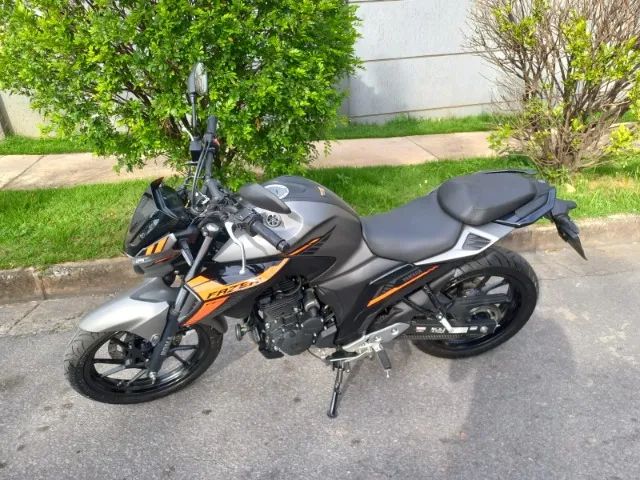 Moto praticamente nova - Foto 3