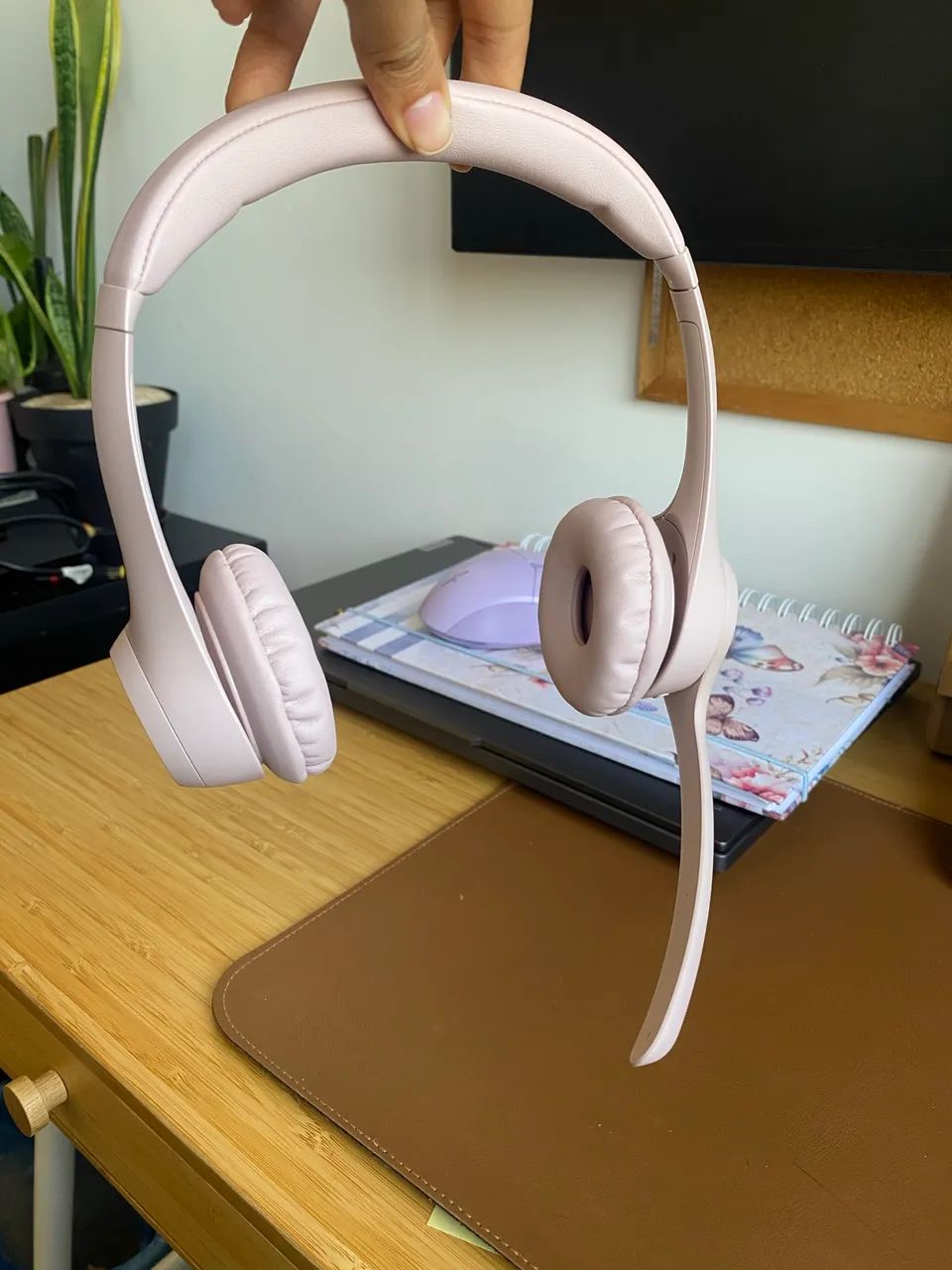 Fone bluetooth Logitech  - rosa  - Foto 3