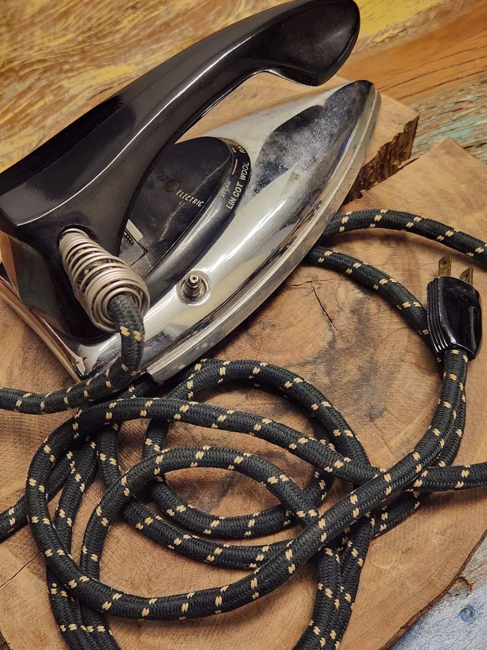 Ferro de passar roupa Vintage GE - Foto 3