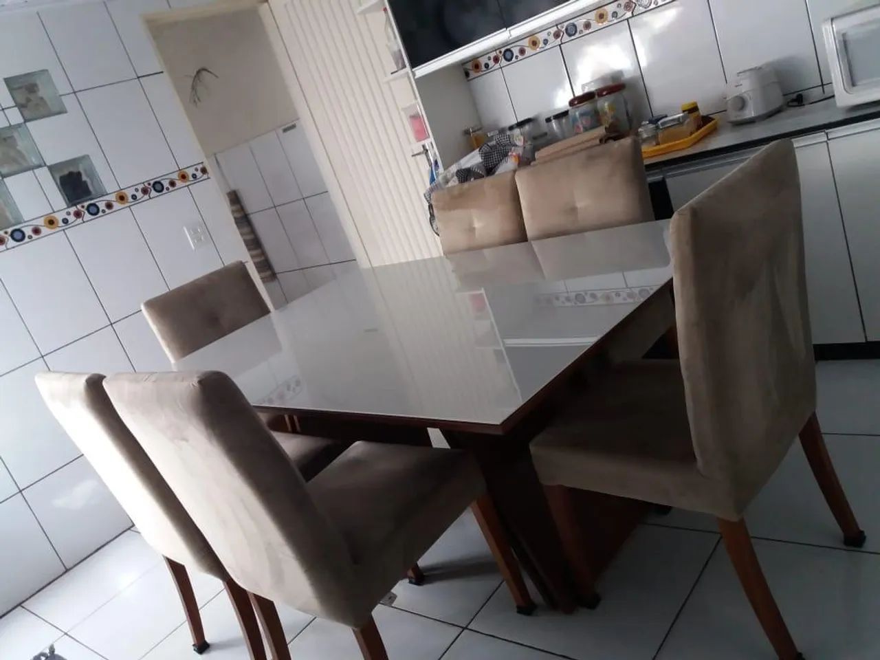 Mesa de Jantar com 6 Cadeiras Estofadas - Foto 5