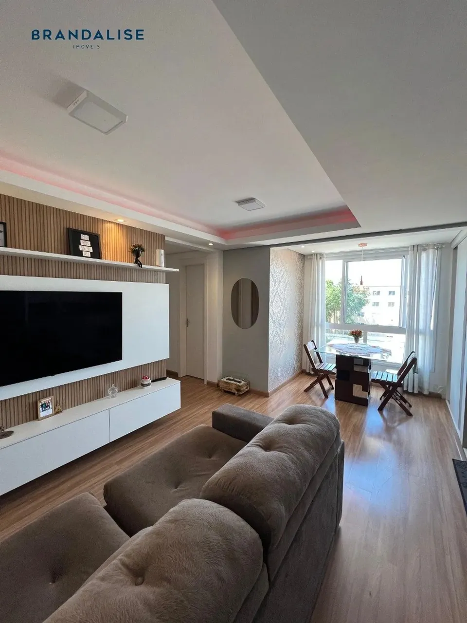 Vende-se apartamento 02 dormitórios mobiliado com 1 vaga no bairro Estância Velha em Canoa