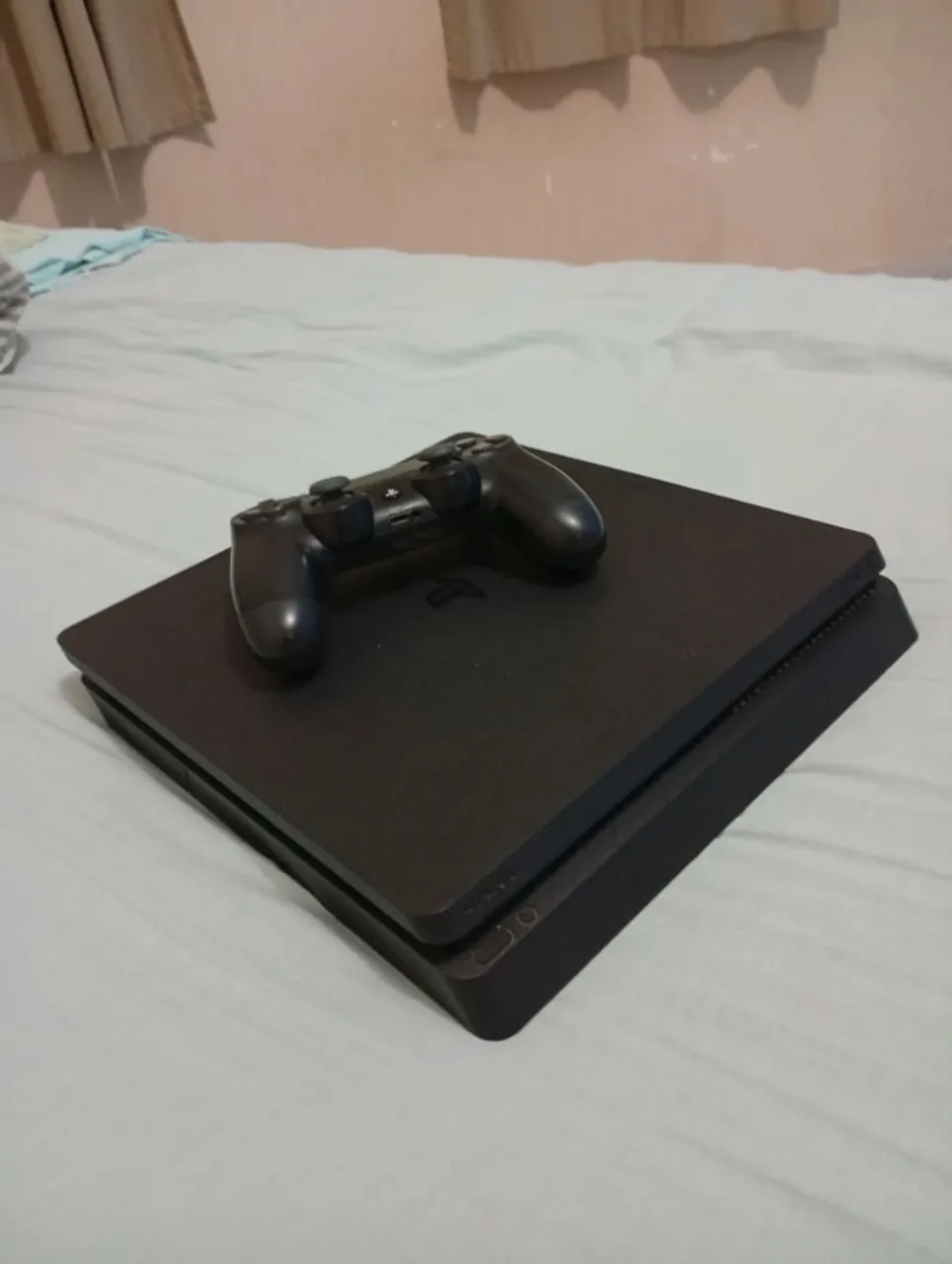 Playstation 4 Slim + Controle Original - Ótimo estado!