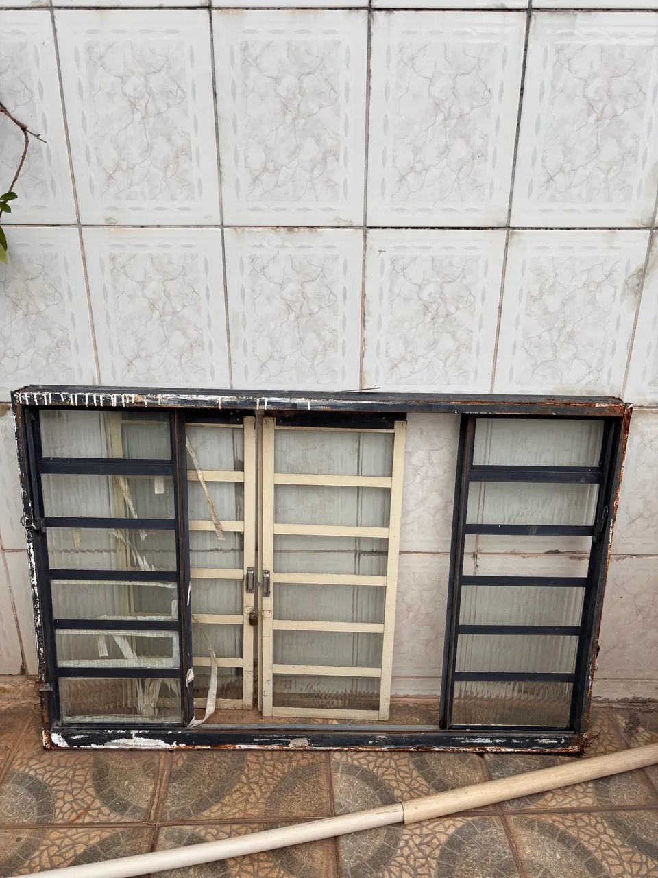 Janela de ferro 64840815800579120