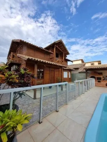 Casa à venda em Vila Velha com 360m², 4 quartos, 3 vagas, 3 banheiros e 1 suíte