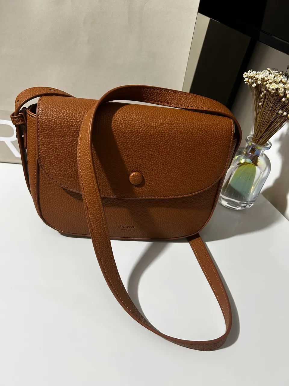 Bolsa Arezzo Transversal Caramelo  - Foto 3