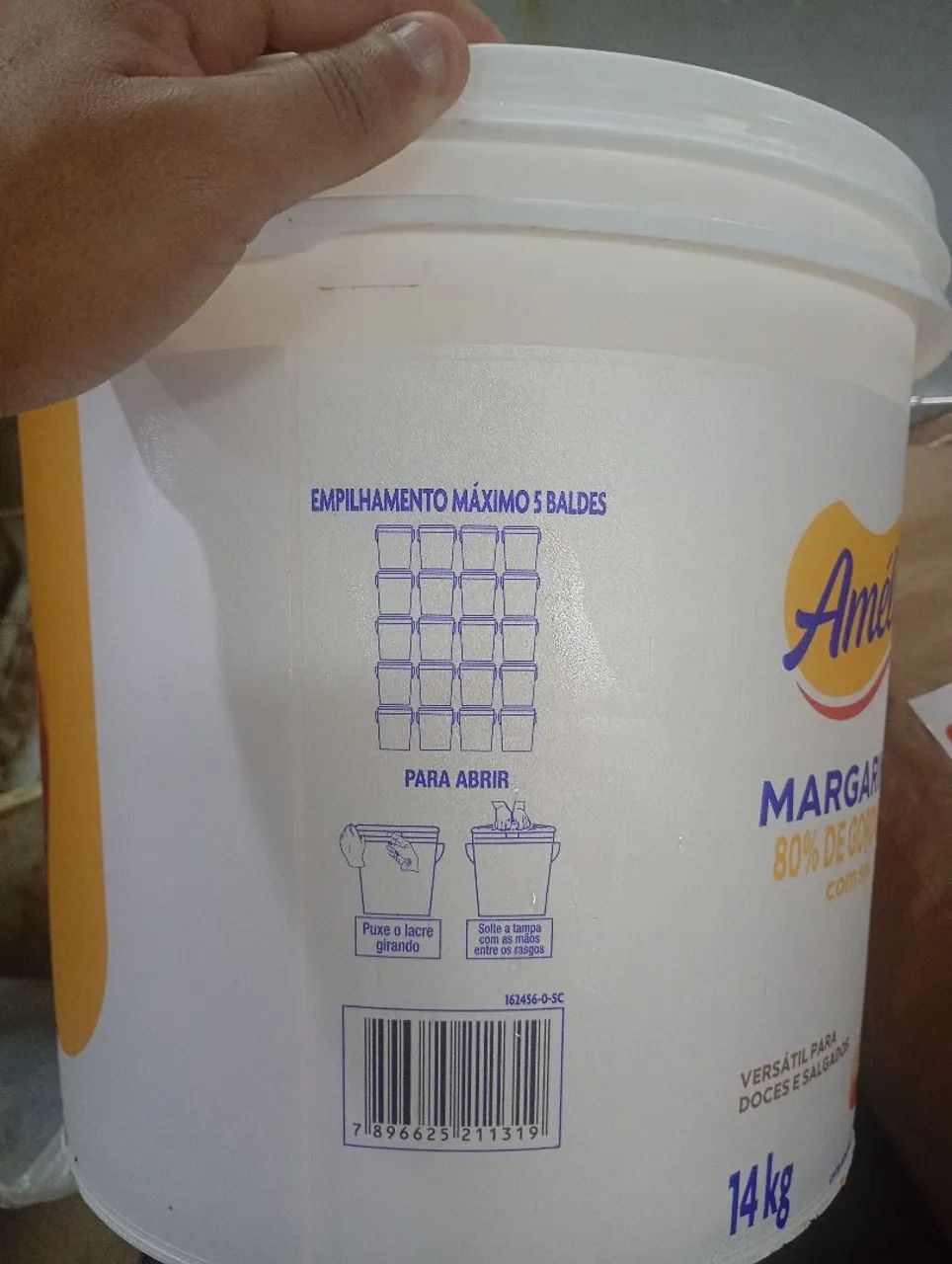 Balde grande de 14kg e Balde pequeno de 3 kg e sacos de farinha de 25kg para entulho etc - Foto 2