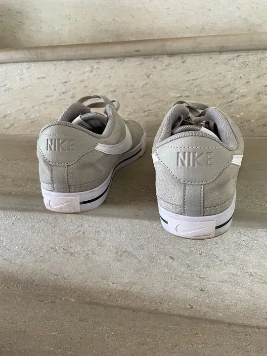 2 pares Tênis Nike cinza e caramelo - Foto 2