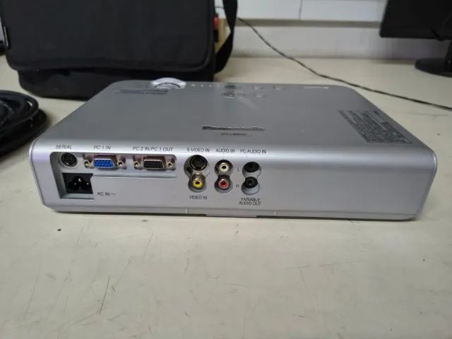 PROJETOR PANASSONIC PT-LB50U - perfeito, leve e bem conservado, show!!!! - Foto 4