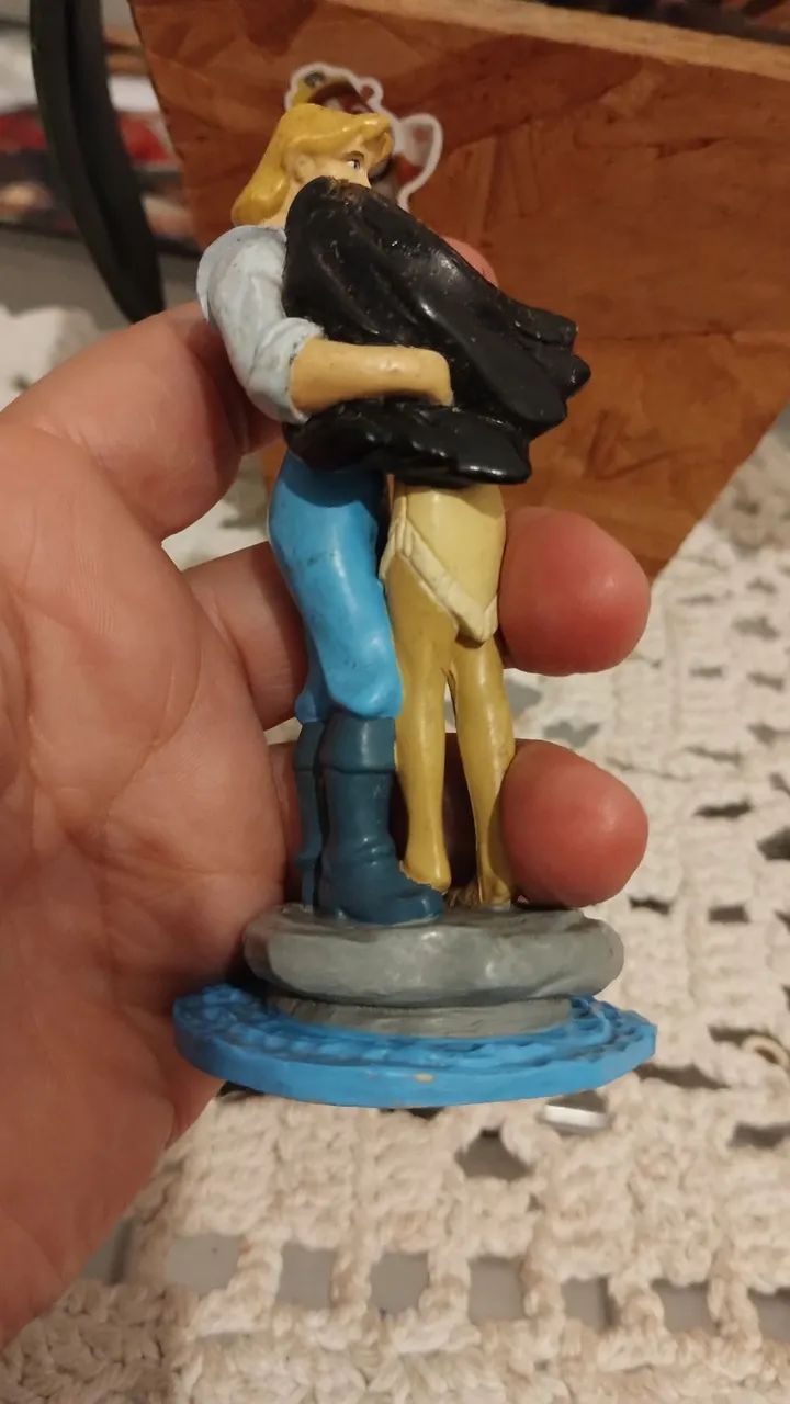 Miniatura Pocahontas e John Smith - Foto 3