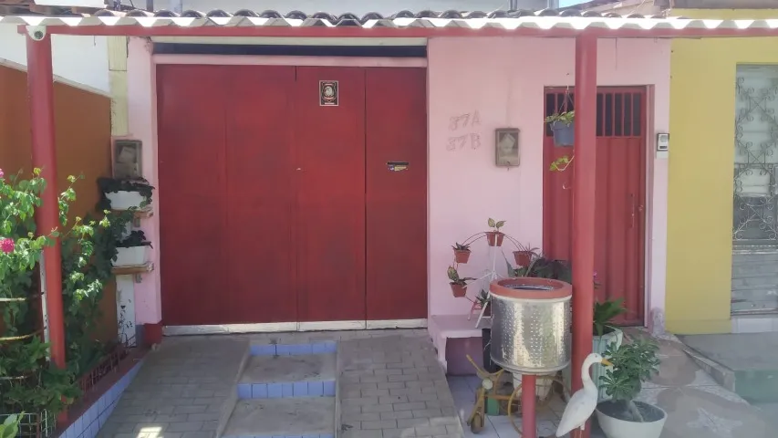 vendo otima casa na Serraria nao respondo chat so no zap *