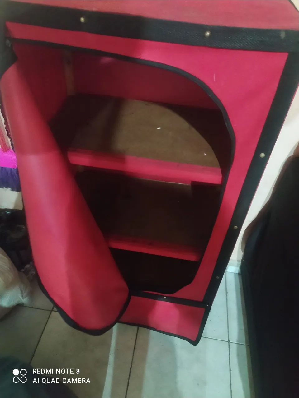 Armário/Sapateira Vermelho Compacto