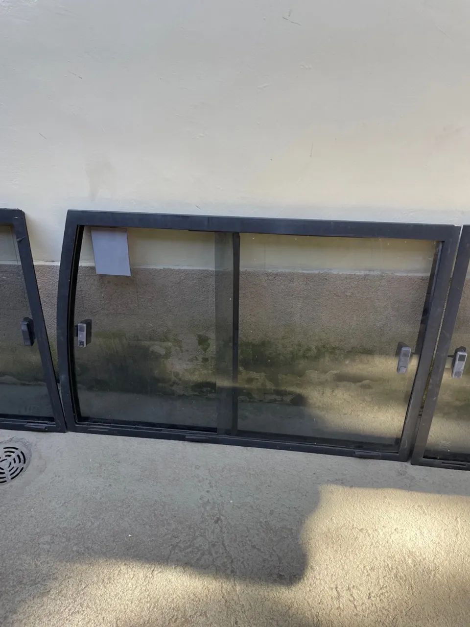 Janelas com vidros para micro-ônibus Volare A6. Janelas para container