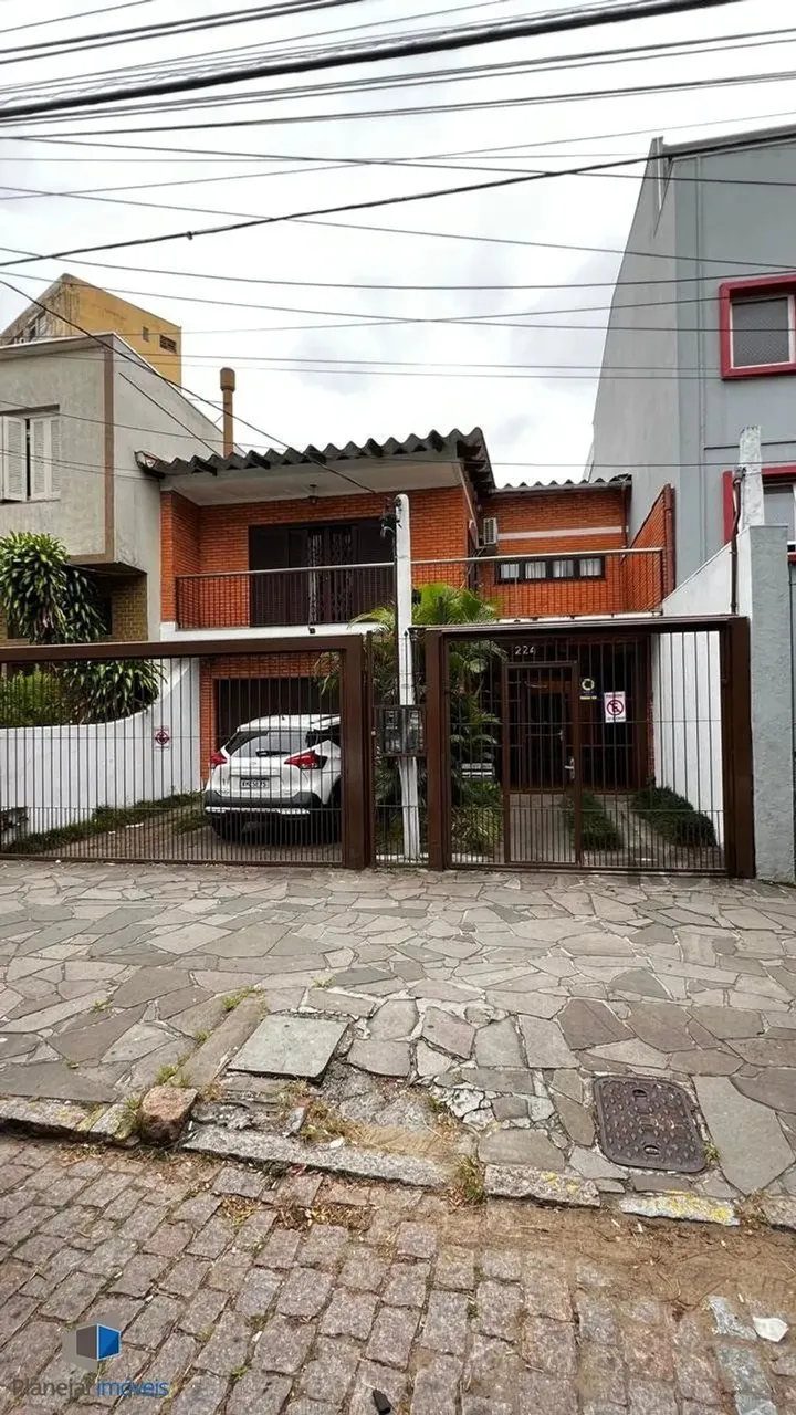 Apartamentos com 5 quartos, 2 suítes, 4 vagas de garagem, no bairro Santana, Porto Alegre/