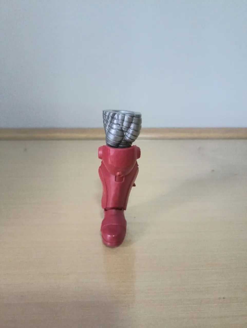 Marvel Legends - BAF Colossus (Age of Apocalypse) - Perna esquerda 