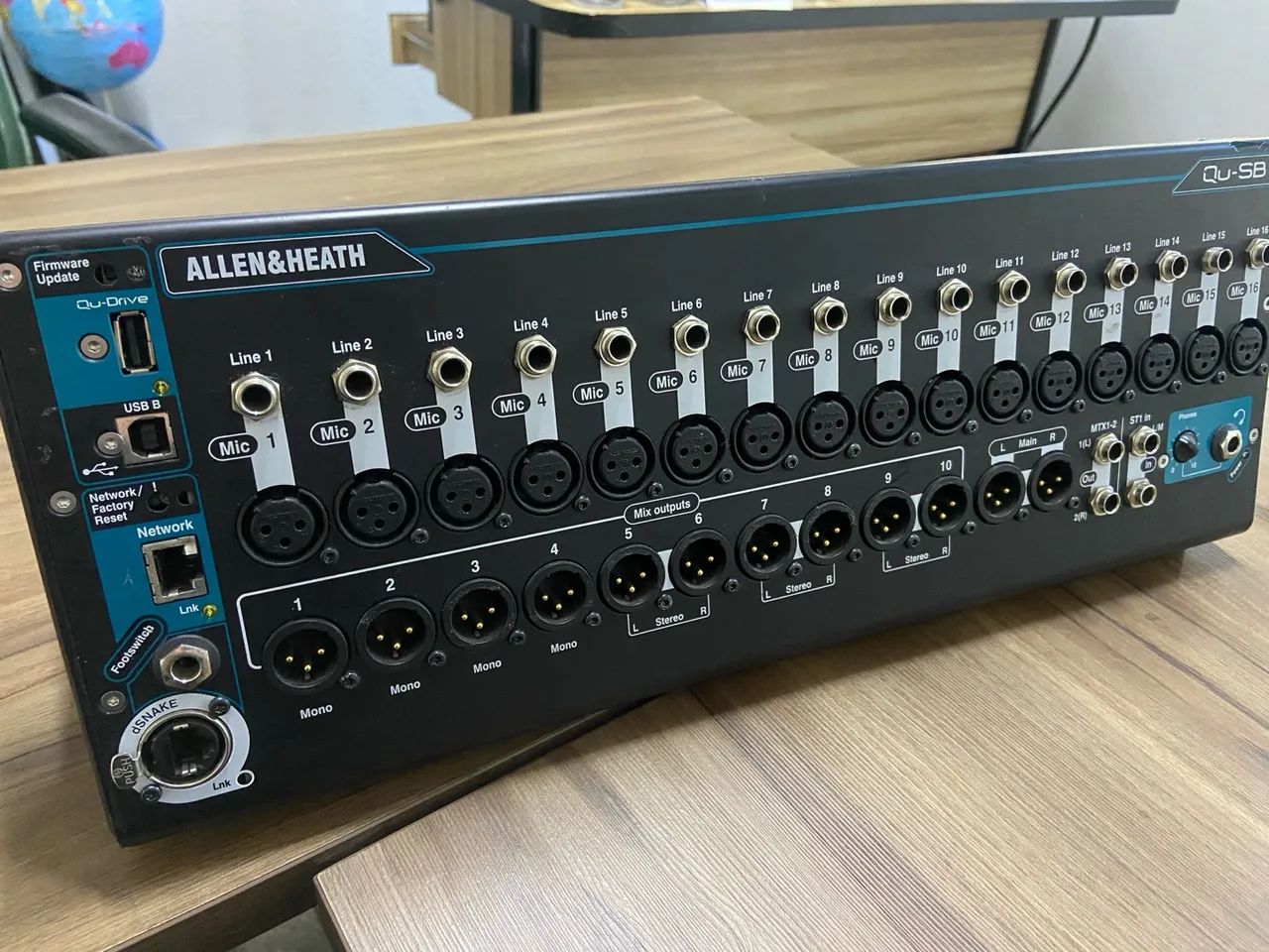 Mesa de Som Allen & Heath Qu-SB