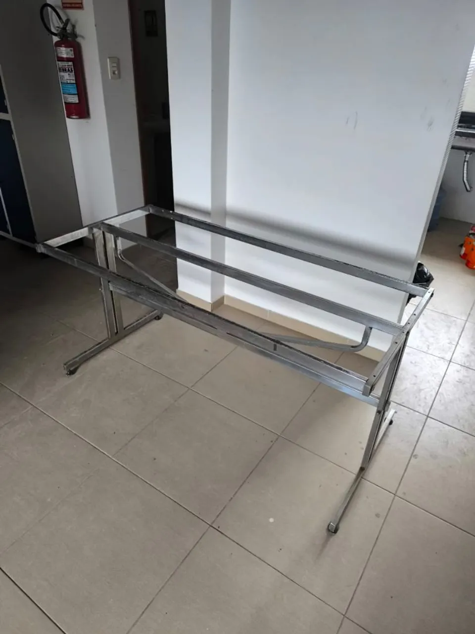 Base/Estrutura de mesa em metal