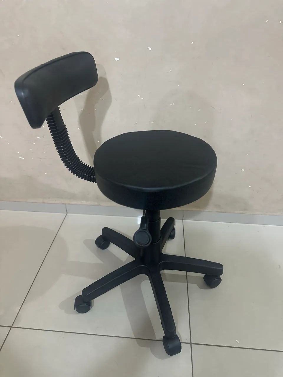 Cadeira mocho manicure dentista podólogo etc NOVA - Foto 3