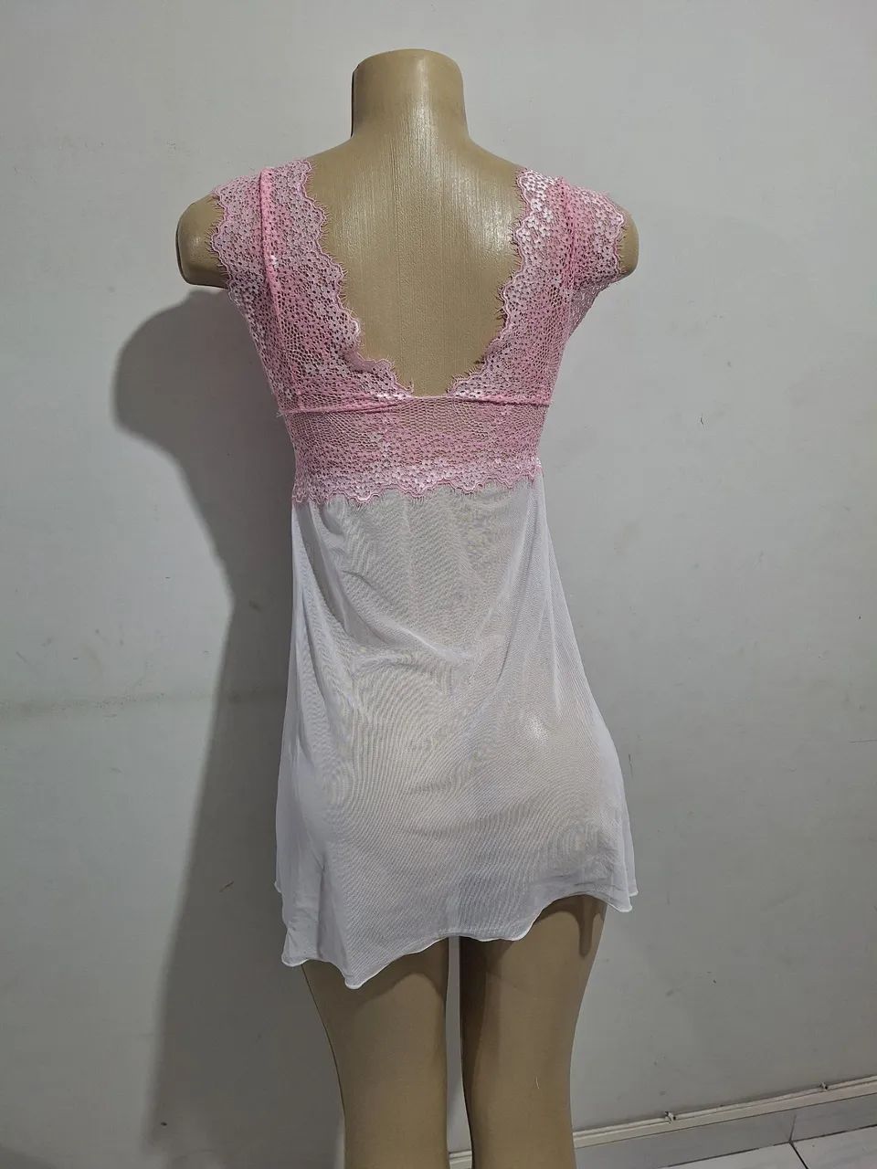 Camisola sensual com detalhes em renda rosa - Foto 4