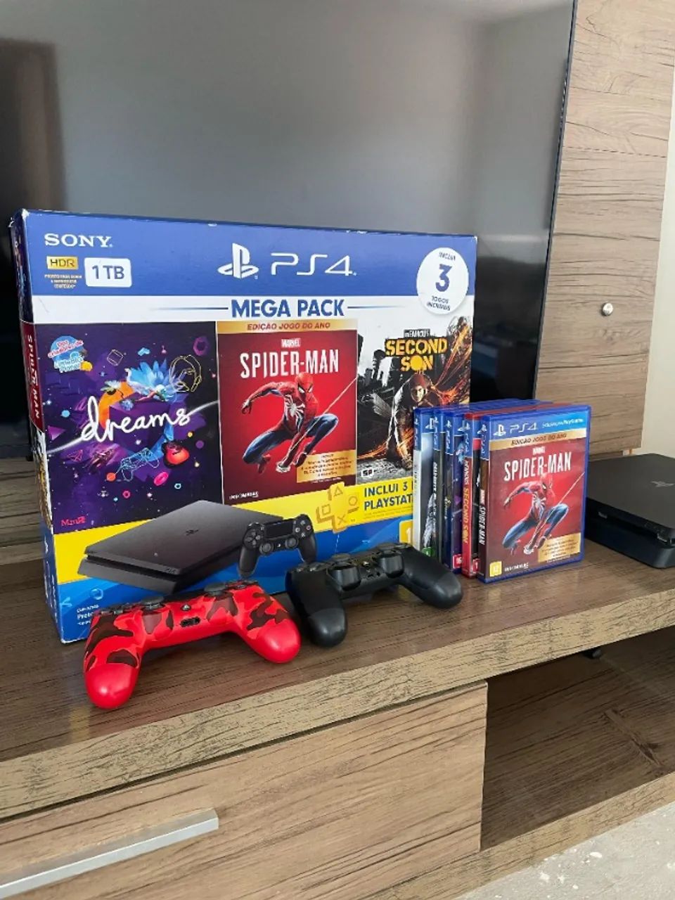 PlayStation 4 1TB + 6 Jogos + 2 Controles - Pouquíssimo Uso! - Foto 2